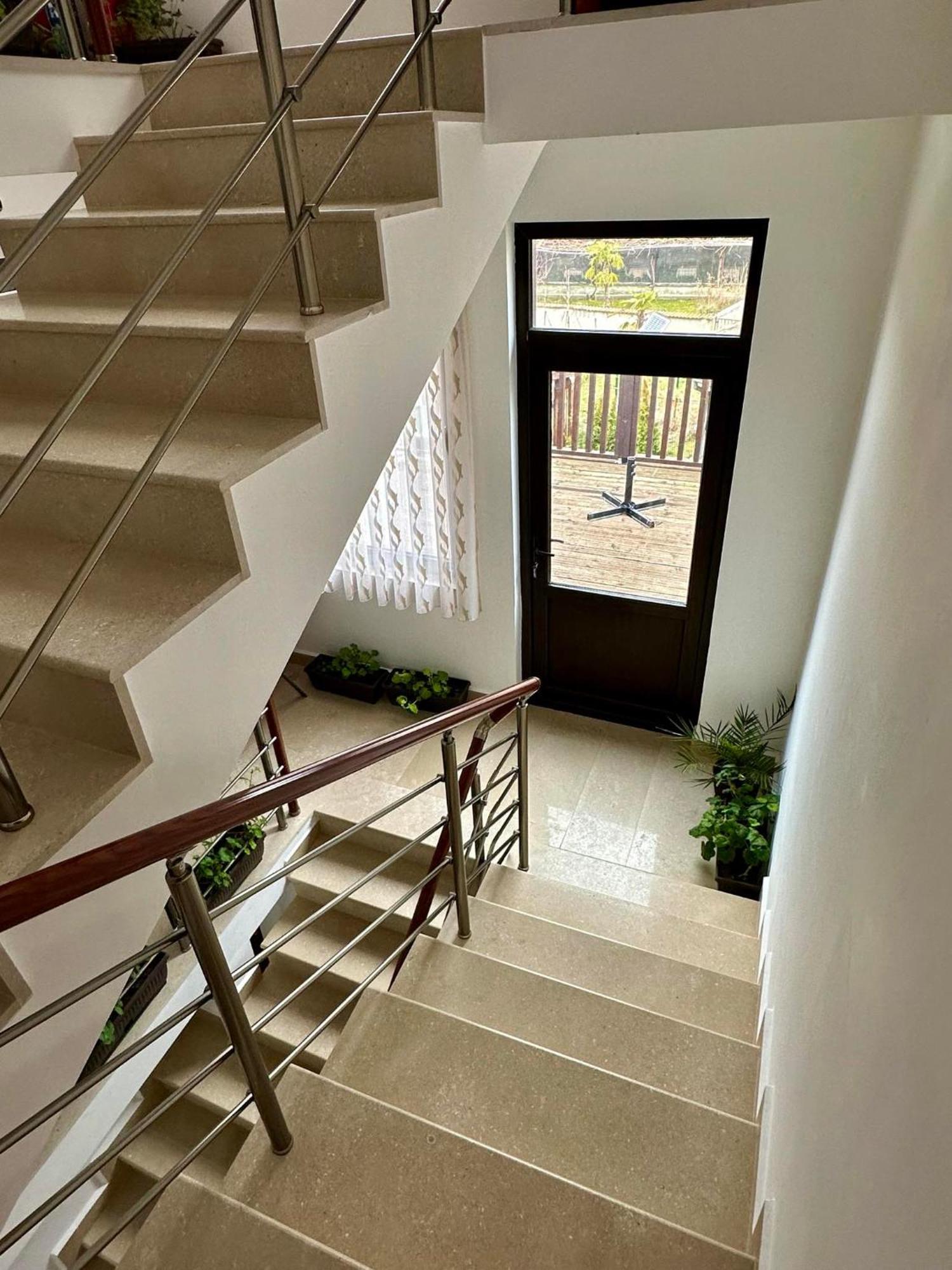 Бялата Къща Hotell Chakalarovo Exteriör bild