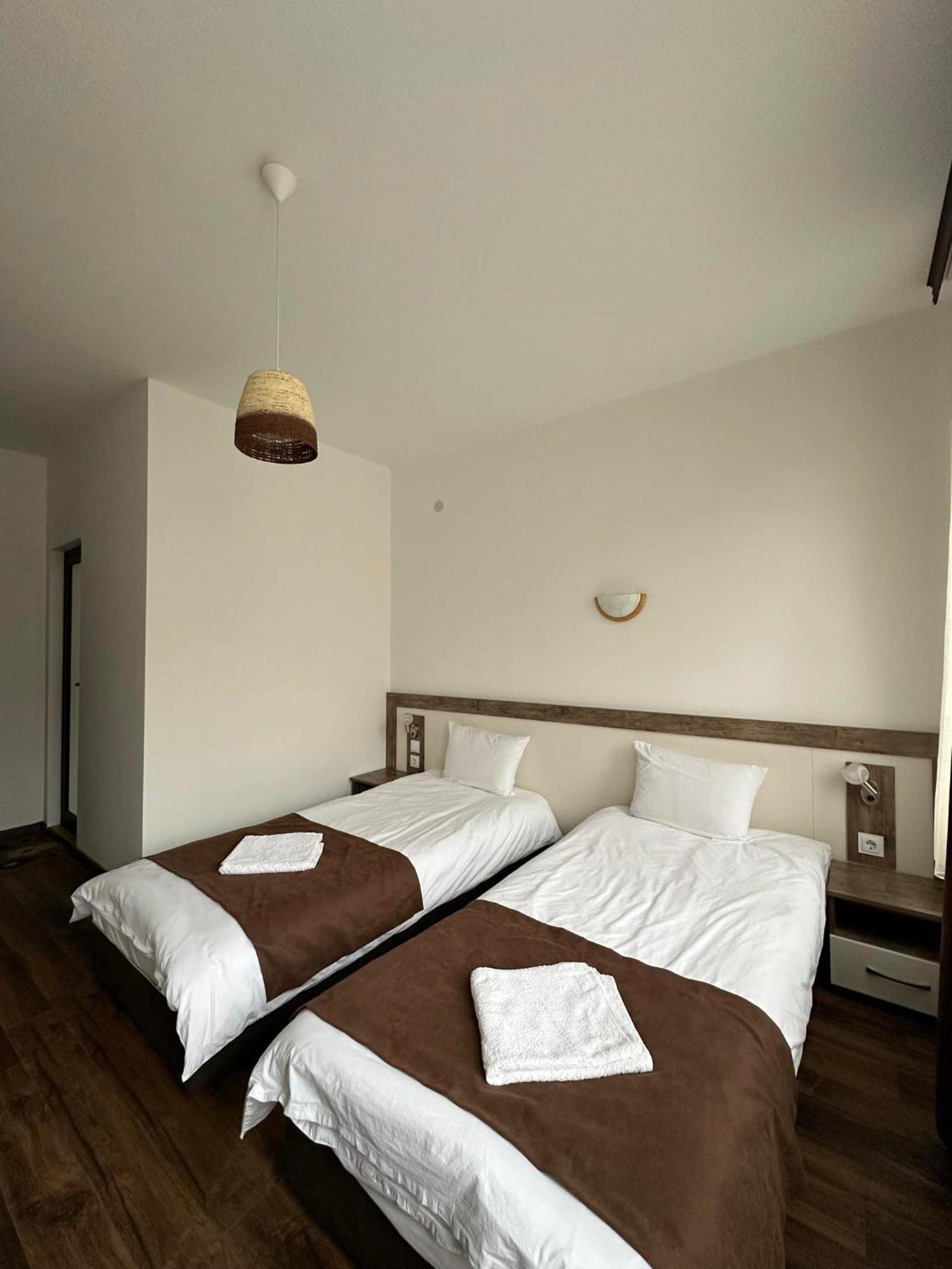 Бялата Къща Hotell Chakalarovo Exteriör bild