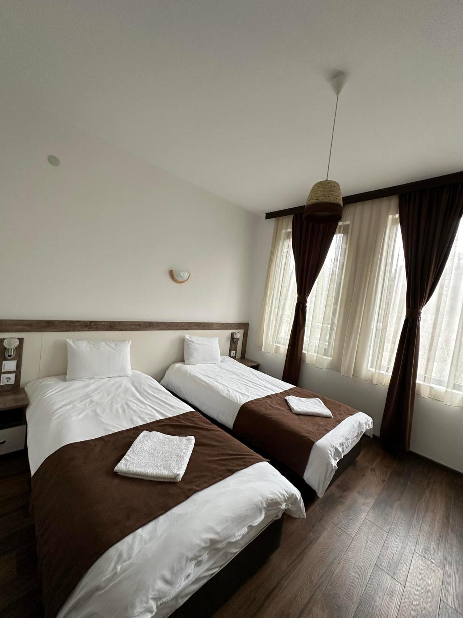 Бялата Къща Hotell Chakalarovo Exteriör bild
