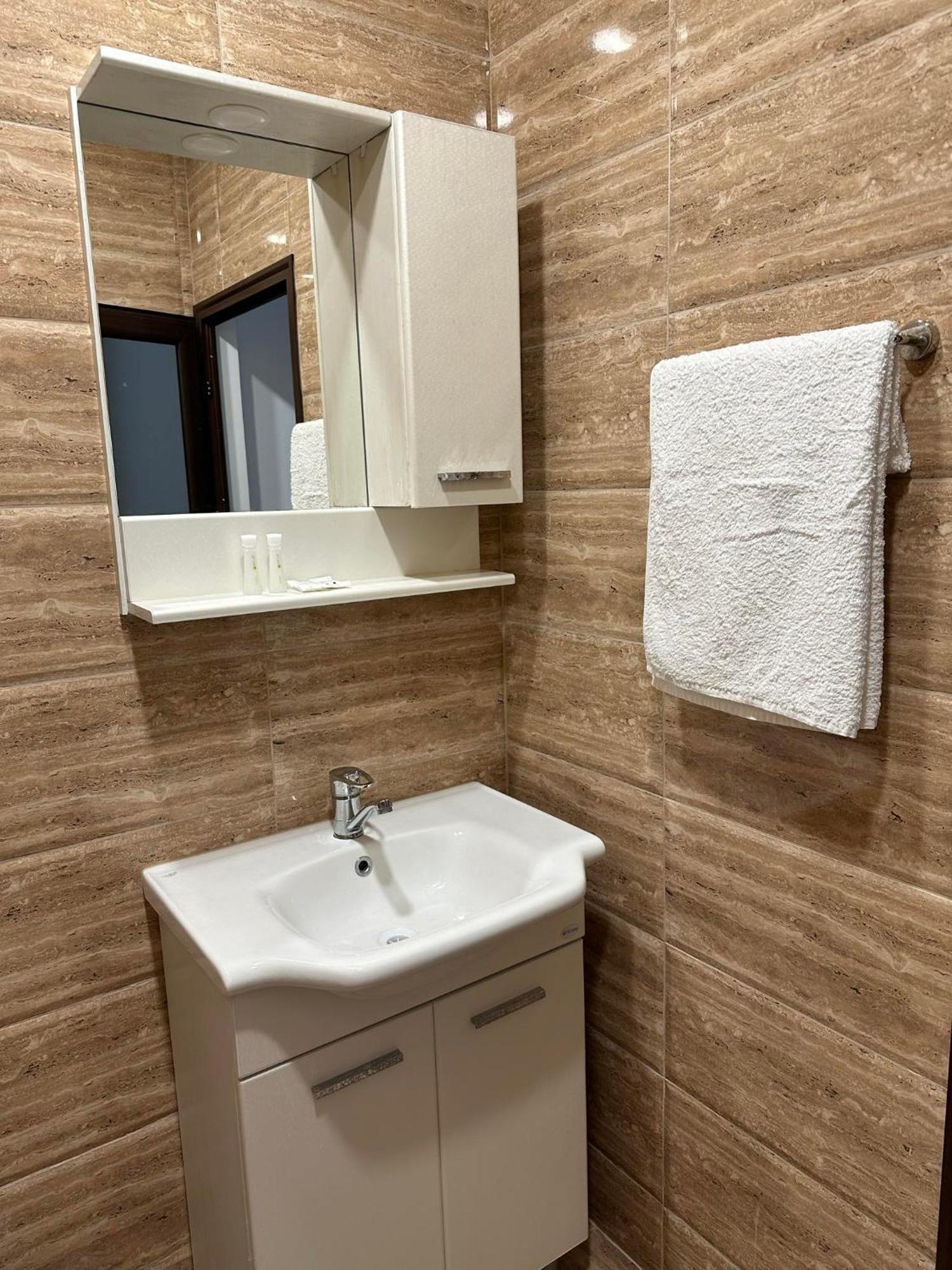 Бялата Къща Hotell Chakalarovo Exteriör bild