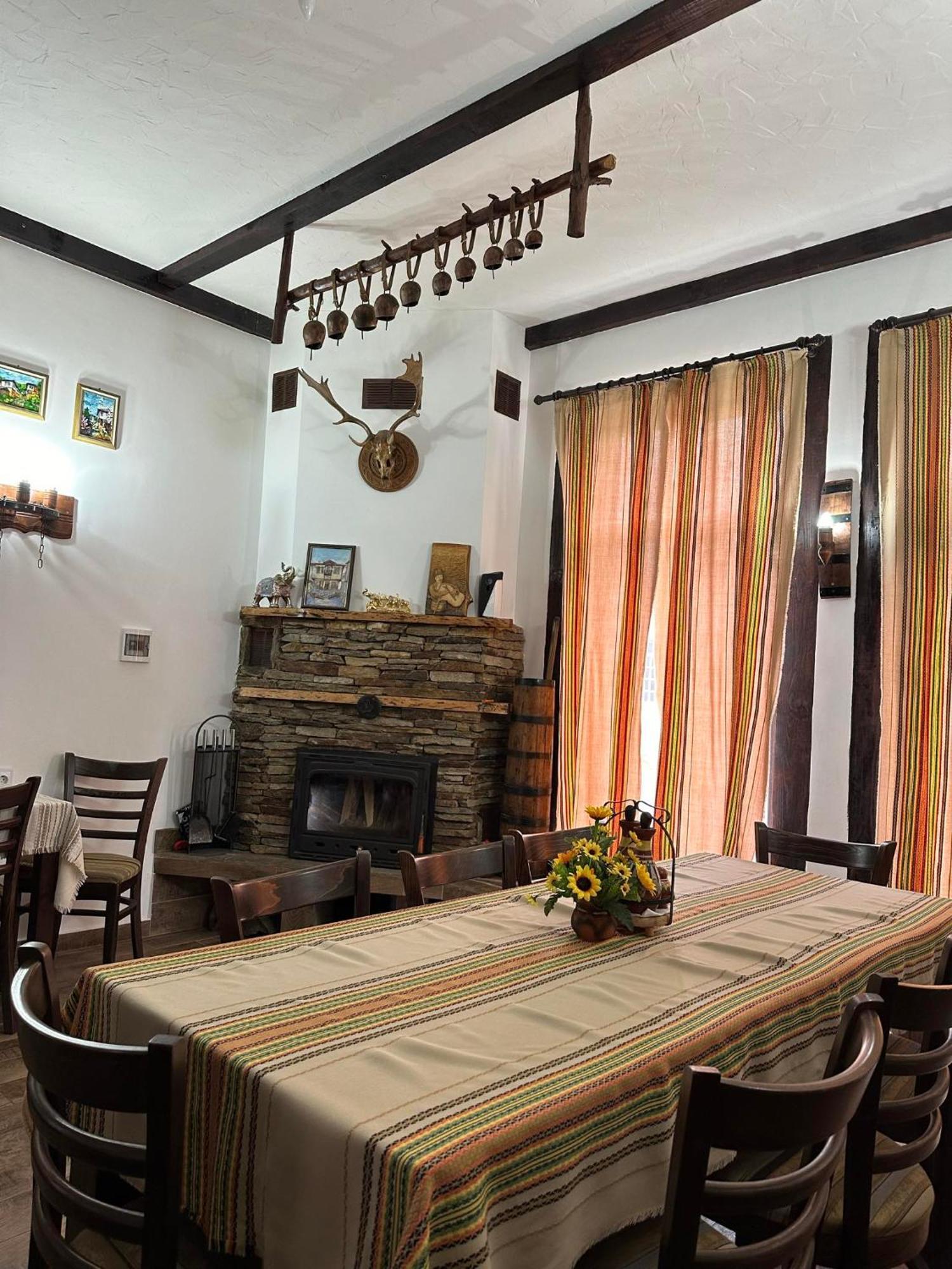 Бялата Къща Hotell Chakalarovo Exteriör bild