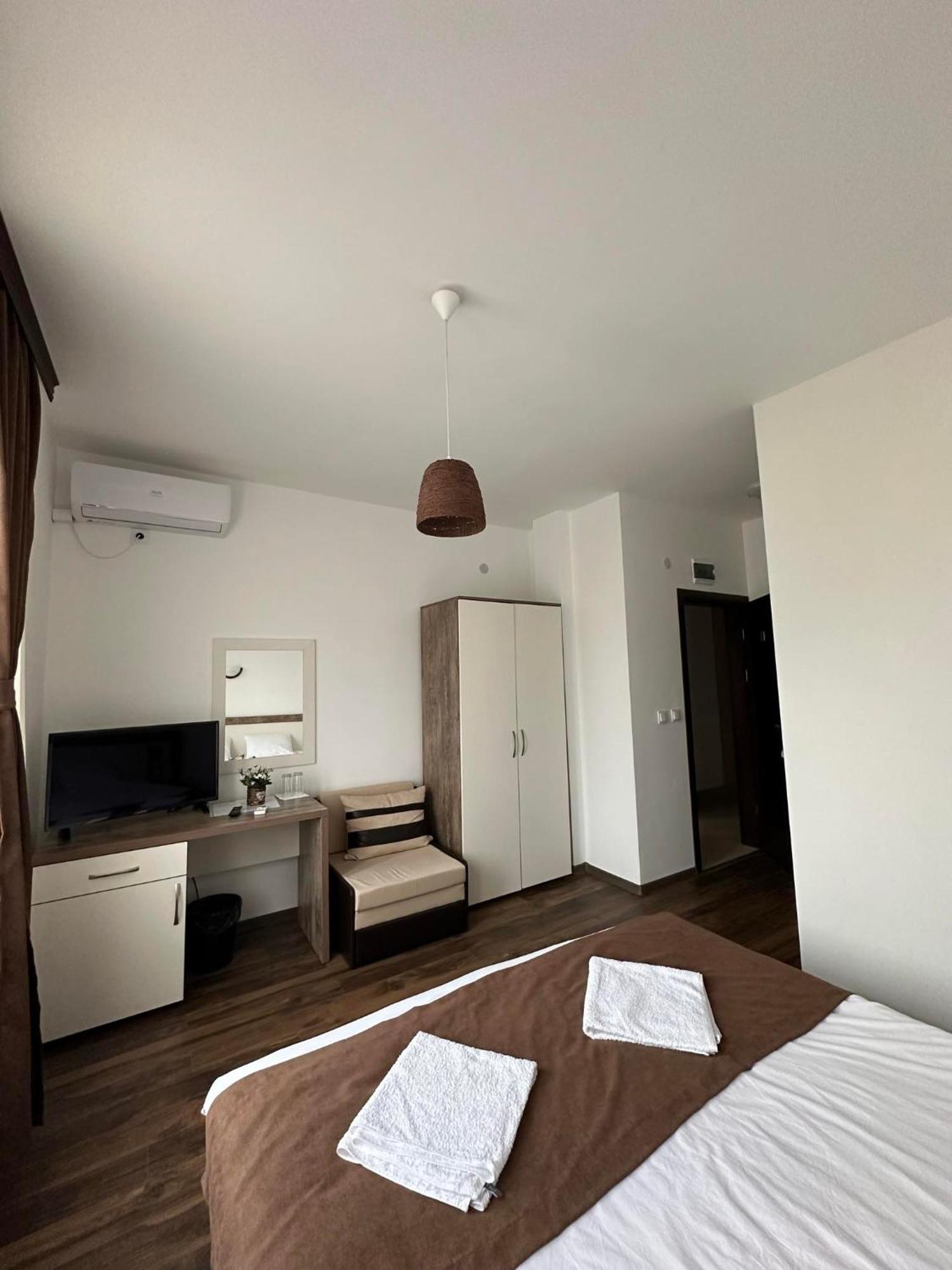 Бялата Къща Hotell Chakalarovo Exteriör bild