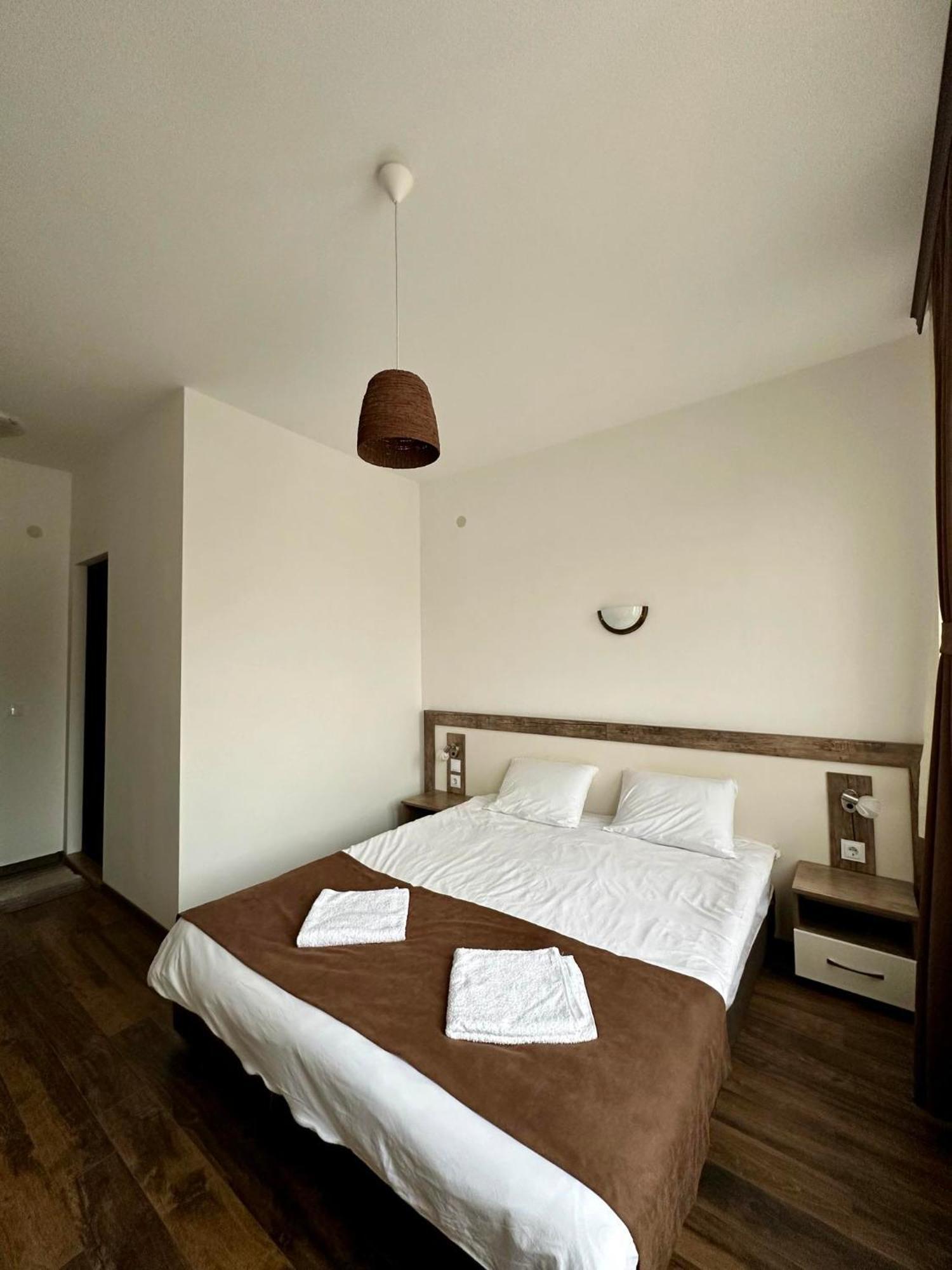 Бялата Къща Hotell Chakalarovo Exteriör bild
