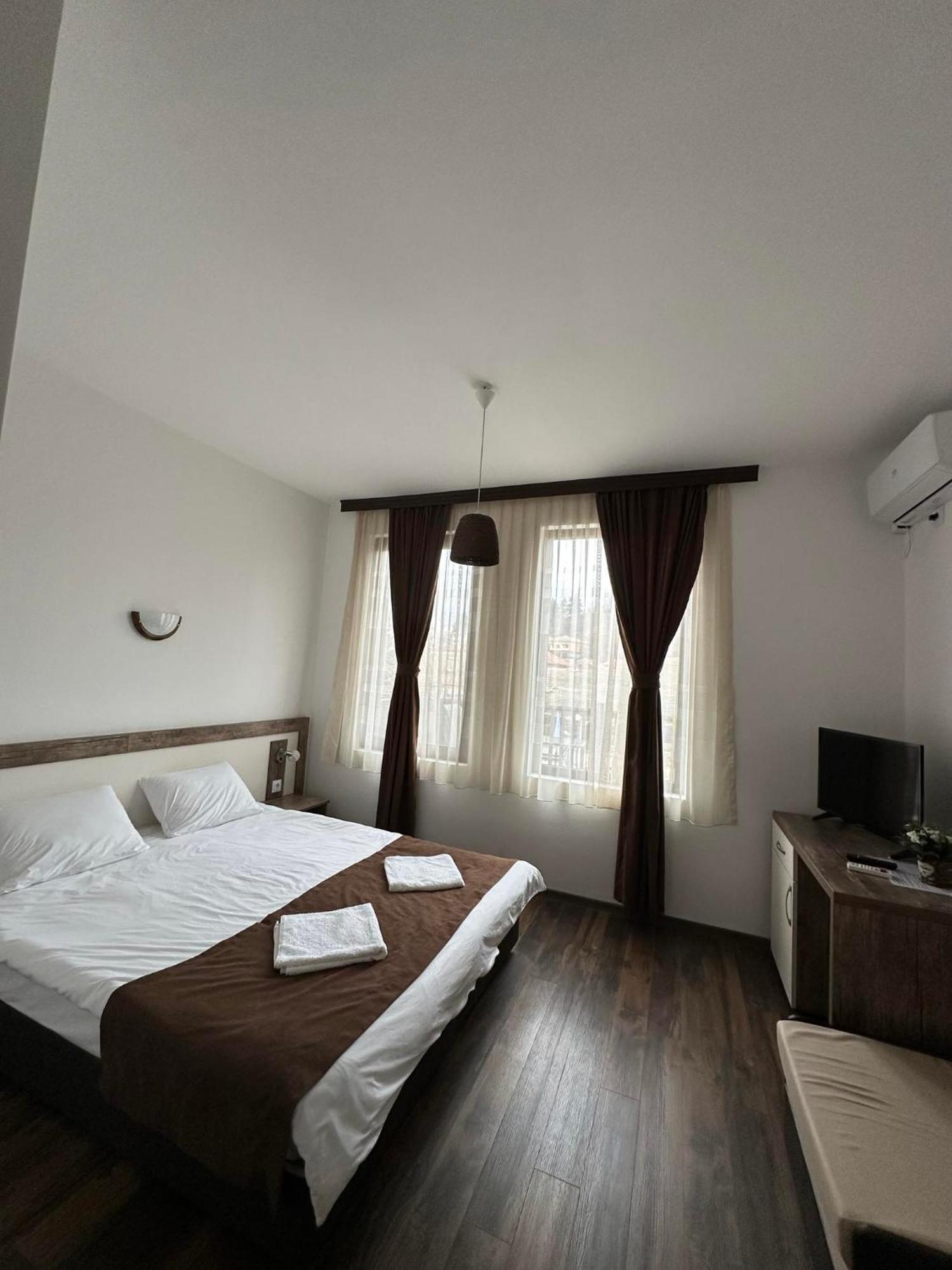 Бялата Къща Hotell Chakalarovo Exteriör bild