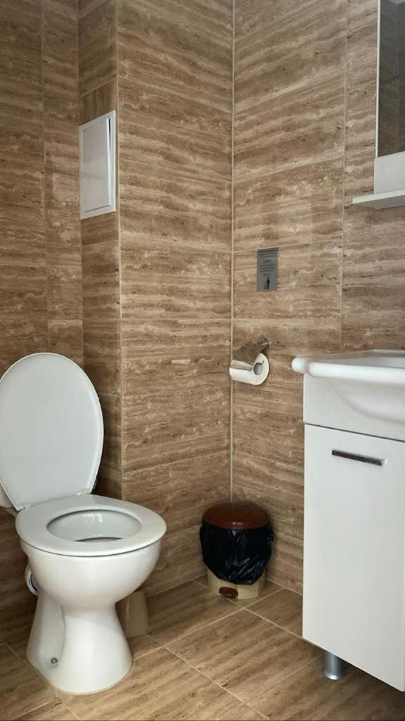 Бялата Къща Hotell Chakalarovo Exteriör bild