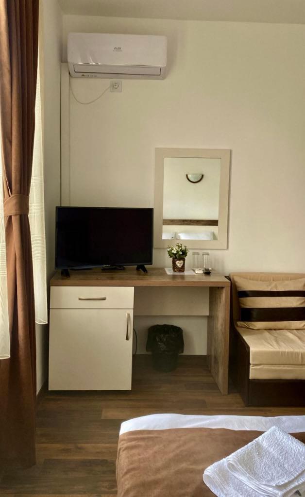 Бялата Къща Hotell Chakalarovo Exteriör bild
